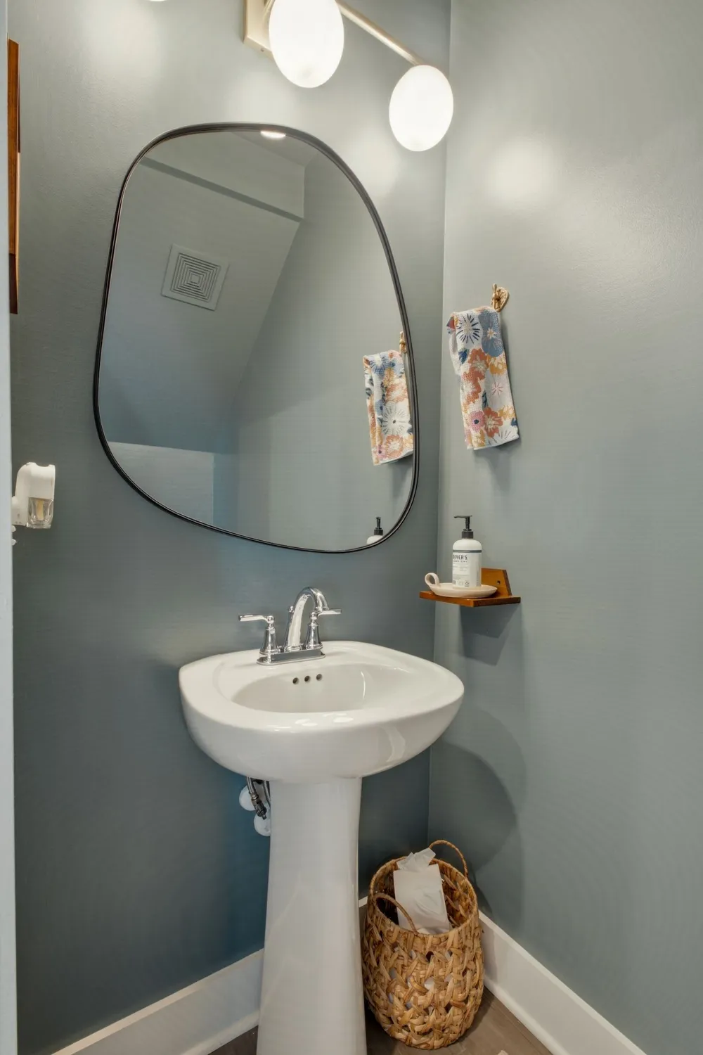 2412 Sayerville Ave Old Hickory, TN 37138