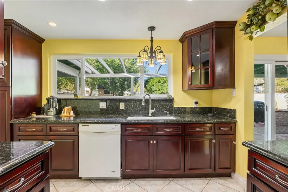 4817 Quartz  Hill Rd Quartz Hill, CA 93536