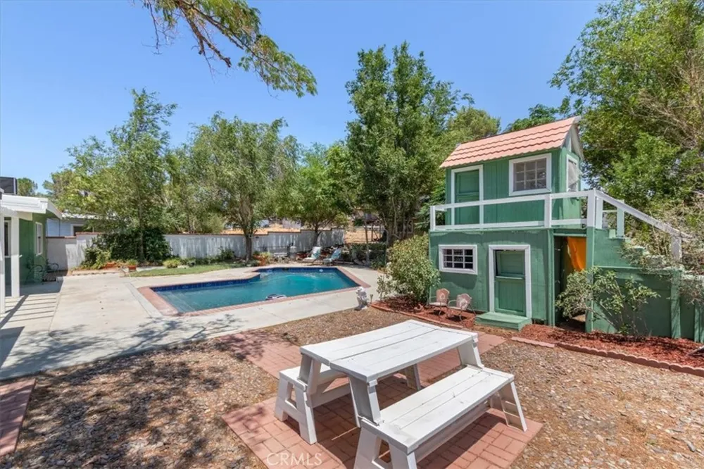 4817 Quartz  Hill Rd Quartz Hill, CA 93536