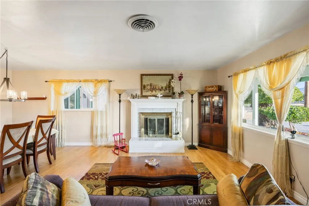 4817 Quartz  Hill Rd Quartz Hill, CA 93536
