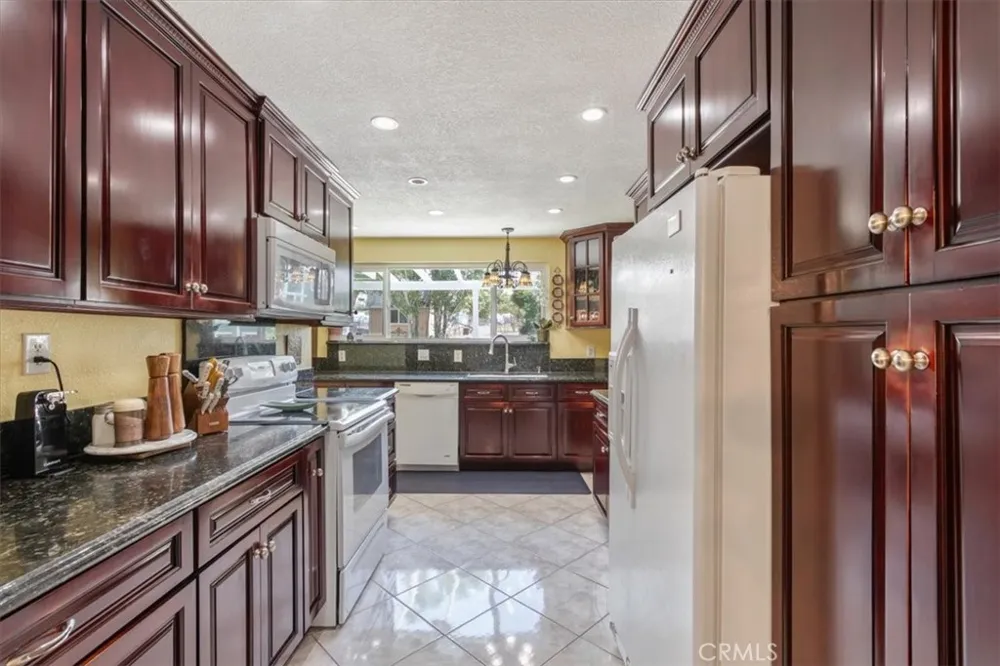 4817 Quartz  Hill Rd Quartz Hill, CA 93536