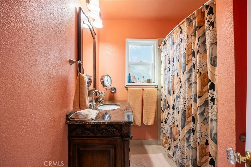 4817 Quartz  Hill Rd Quartz Hill, CA 93536