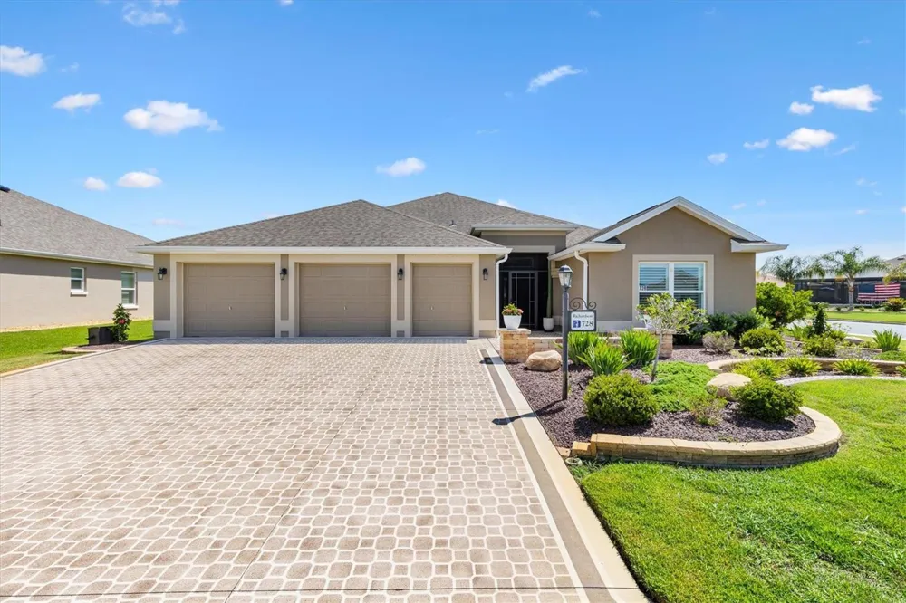 728 CONGAREE LOOP The Villages, FL 32163