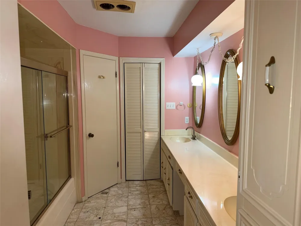 231 Huckleberry Drive Lake Jackson, TX 77566