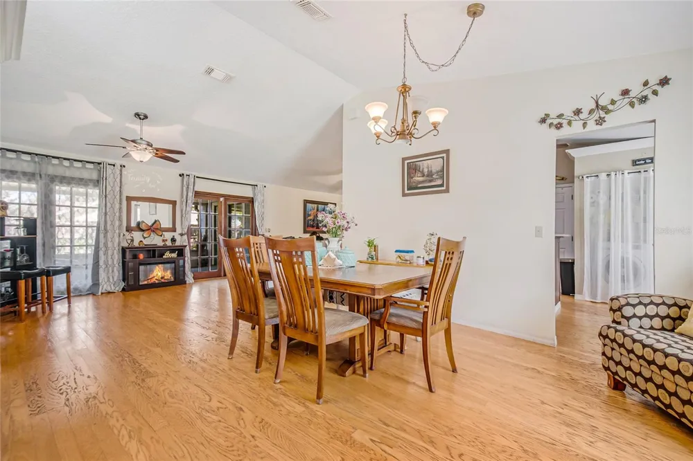 3726 SARASOTA COURT Orlando, FL 32812