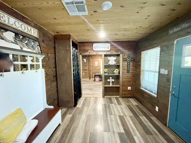 8262 US Highway 84 W Mount Enterprise, TX 75681