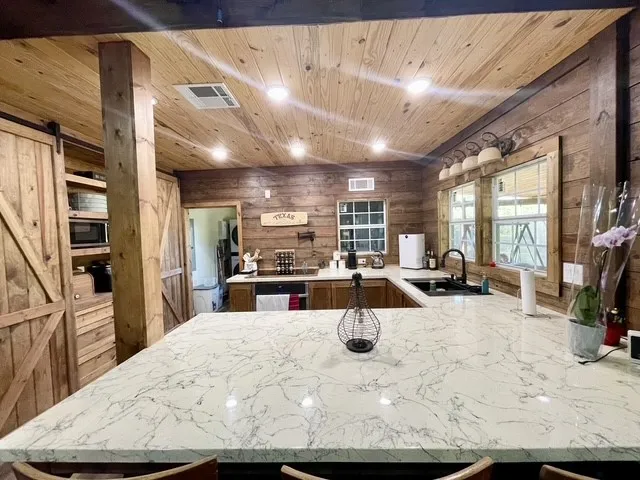 8262 US Highway 84 W Mount Enterprise, TX 75681