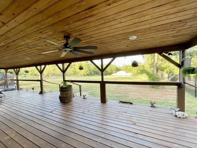 8262 US Highway 84 W Mount Enterprise, TX 75681