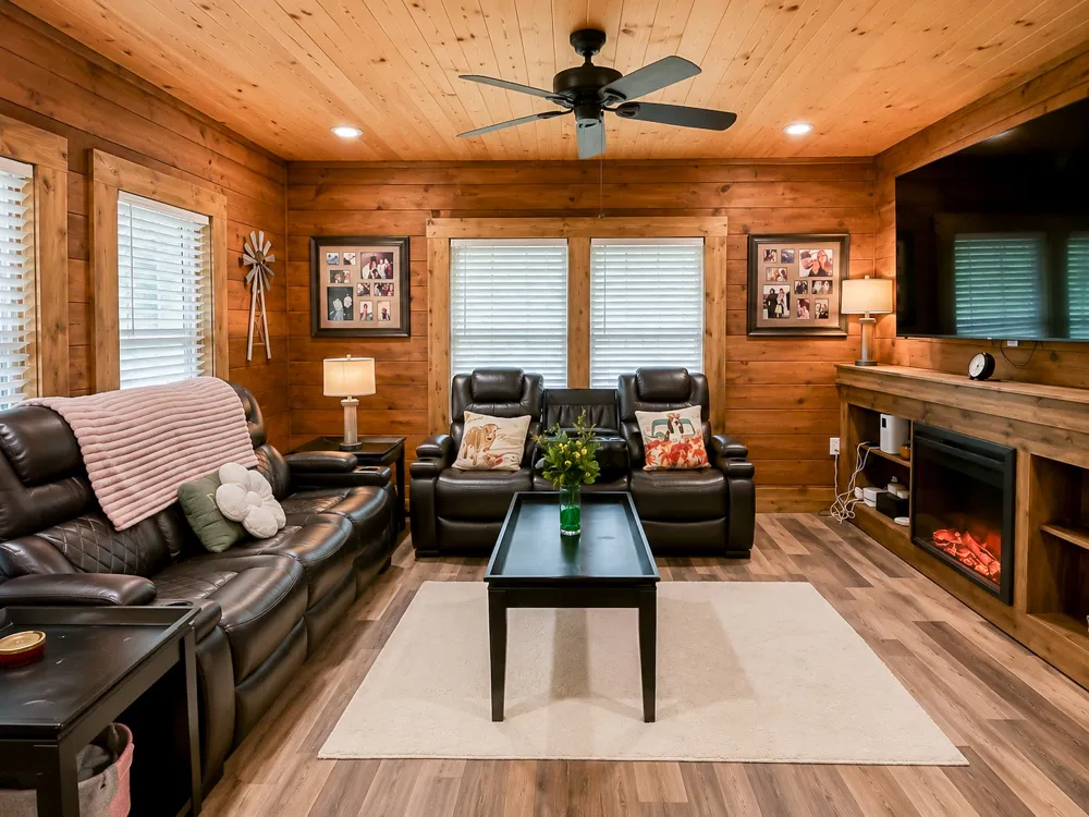 8262 US Highway 84 W Mount Enterprise, TX 75681