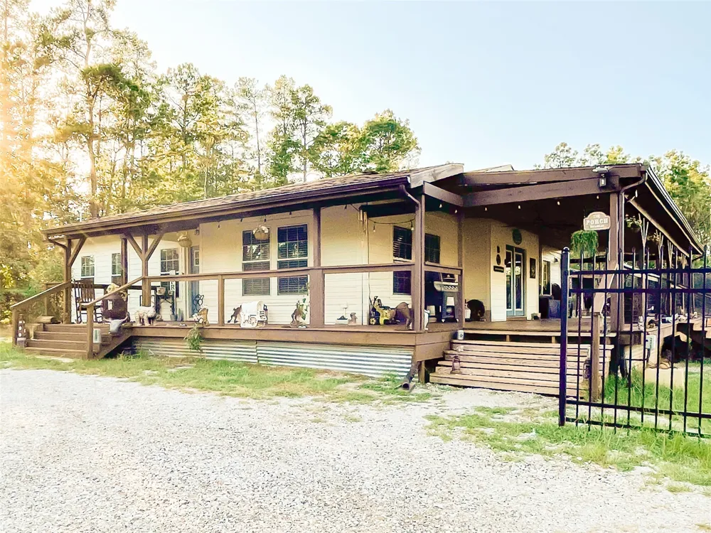 8262 US Highway 84 W Mount Enterprise, TX 75681