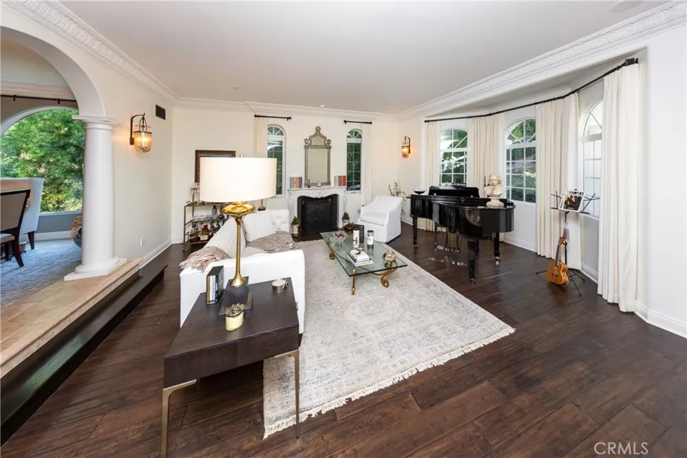 30 Saddlebow Road Bell Canyon, CA 91307