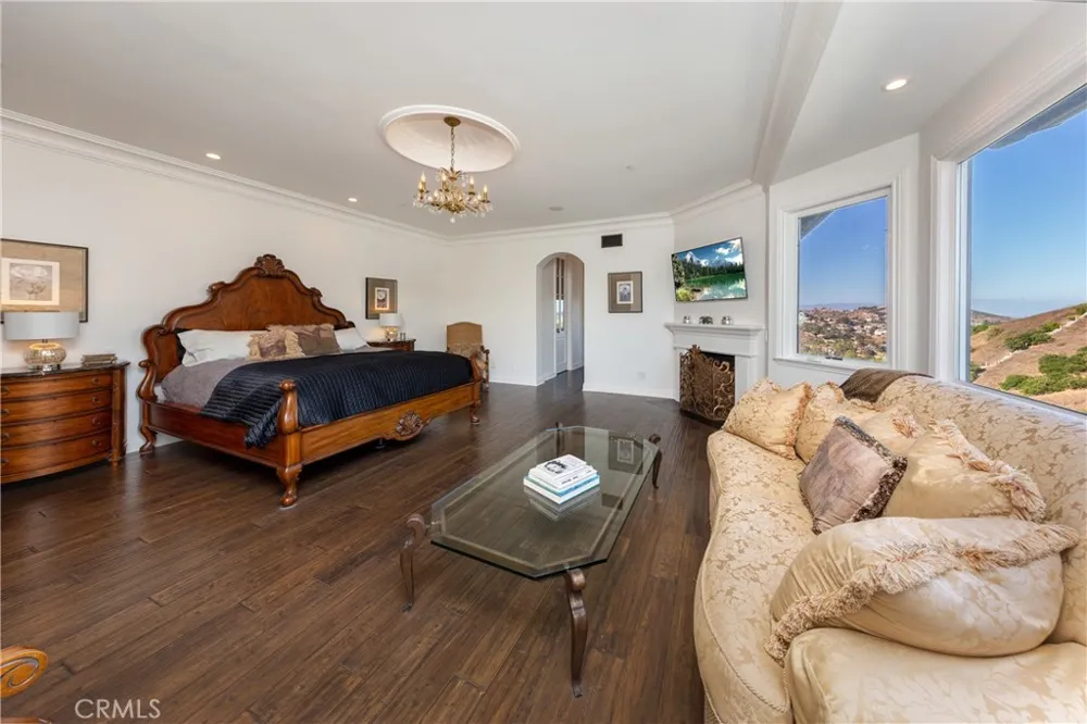 30 Saddlebow Road Bell Canyon, CA 91307