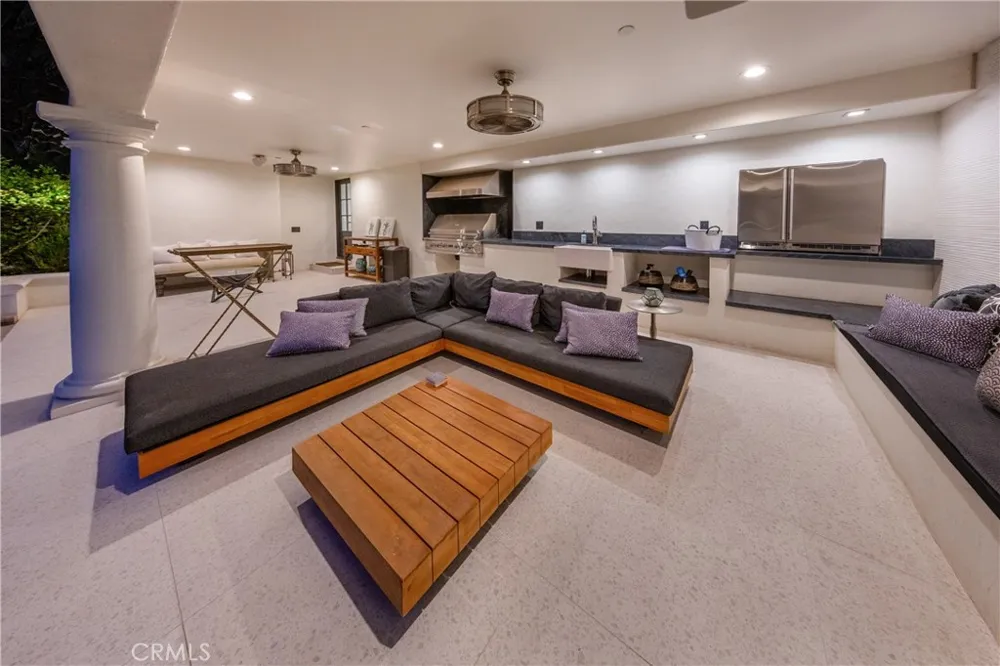 30 Saddlebow Road Bell Canyon, CA 91307