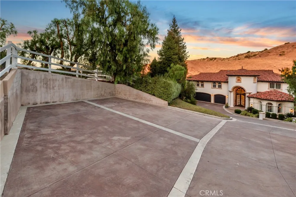 30 Saddlebow Road Bell Canyon, CA 91307