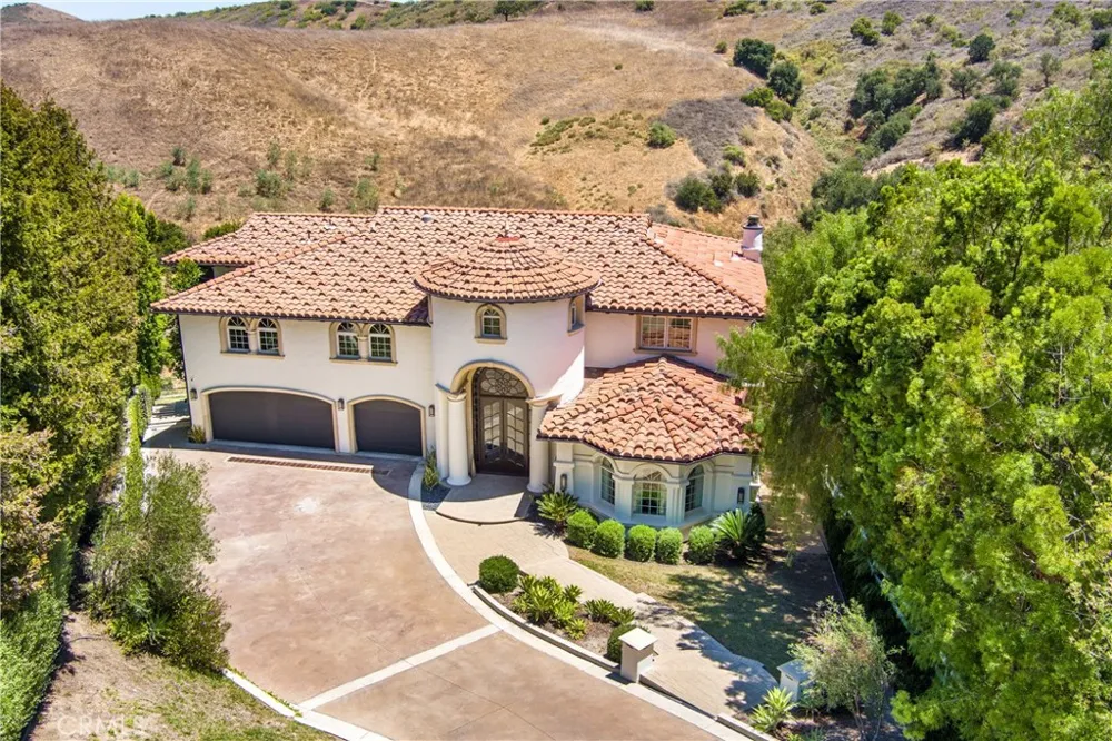 30 Saddlebow Road Bell Canyon, CA 91307