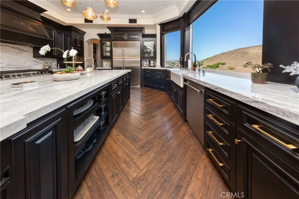 30 Saddlebow Road Bell Canyon, CA 91307