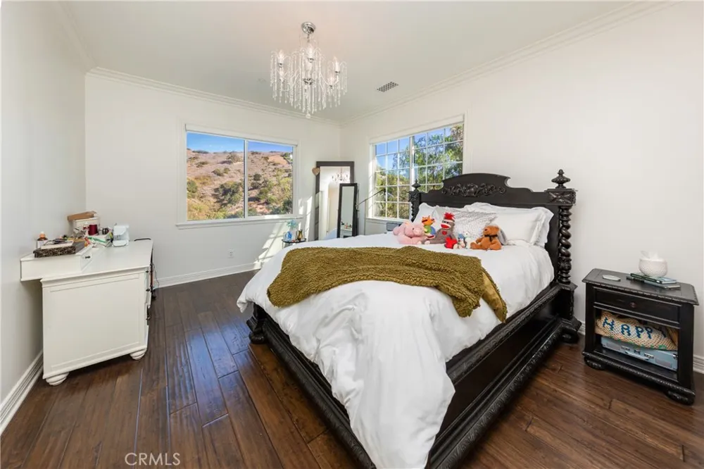 30 Saddlebow Road Bell Canyon, CA 91307