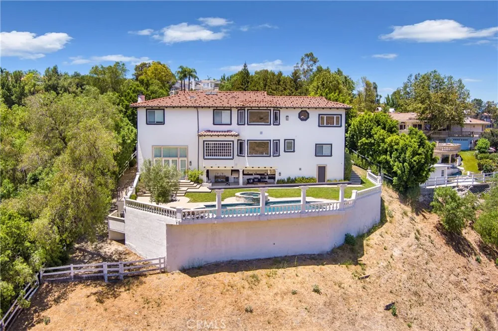 30 Saddlebow Road Bell Canyon, CA 91307