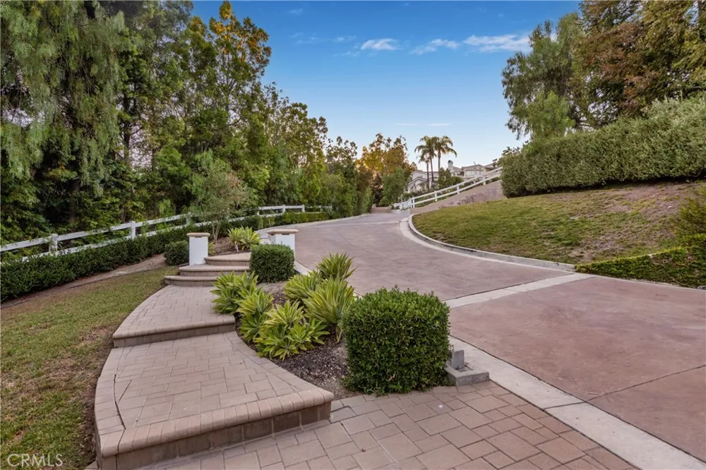 30 Saddlebow Road Bell Canyon, CA 91307