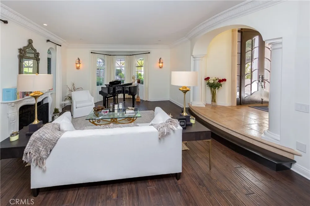 30 Saddlebow Road Bell Canyon, CA 91307
