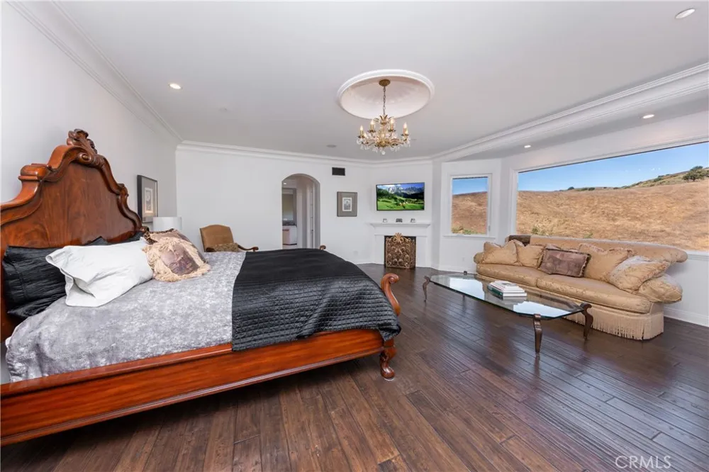 30 Saddlebow Road Bell Canyon, CA 91307