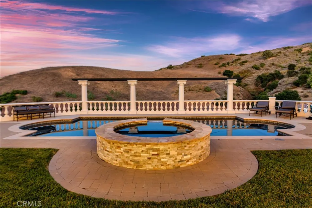 30 Saddlebow Road Bell Canyon, CA 91307