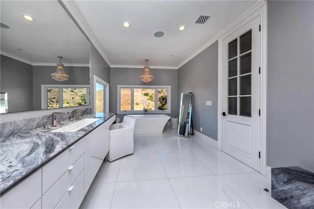 30 Saddlebow Road Bell Canyon, CA 91307