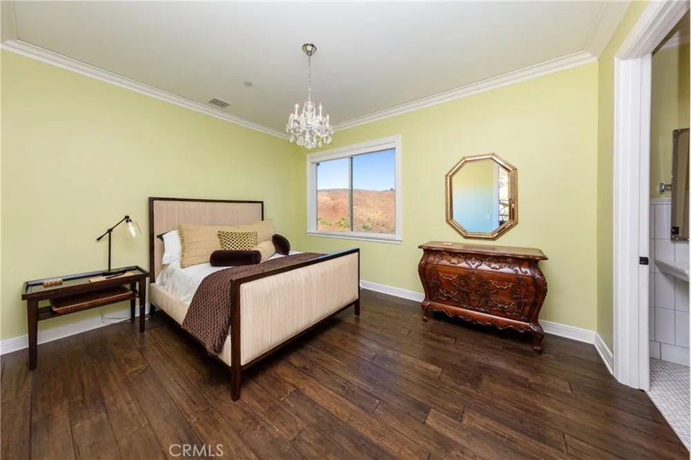 30 Saddlebow Road Bell Canyon, CA 91307