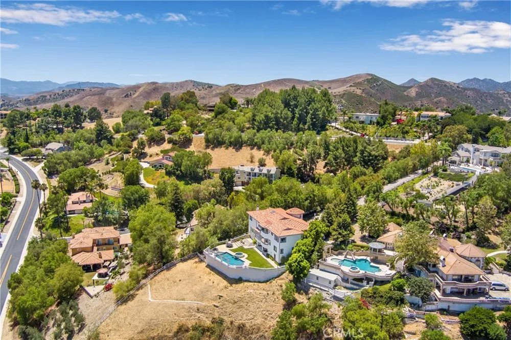 30 Saddlebow Road Bell Canyon, CA 91307