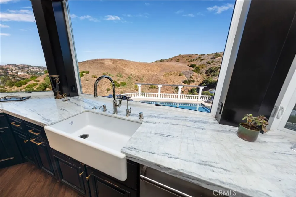 30 Saddlebow Road Bell Canyon, CA 91307