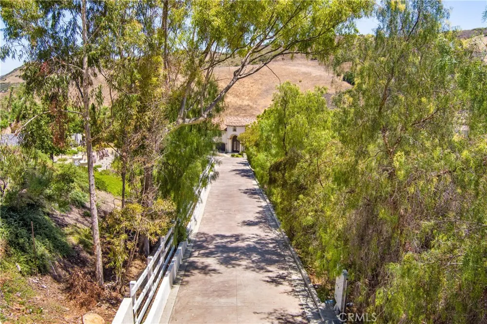 30 Saddlebow Road Bell Canyon, CA 91307