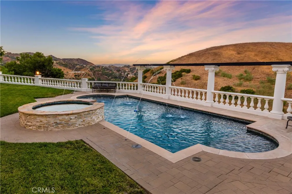 30 Saddlebow Road Bell Canyon, CA 91307
