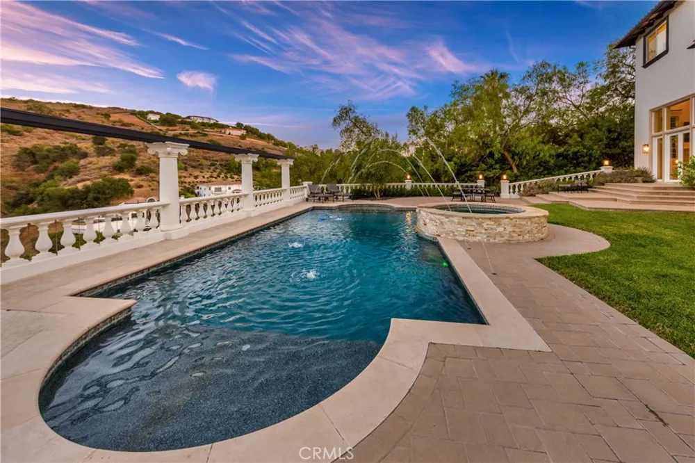 30 Saddlebow Road Bell Canyon, CA 91307