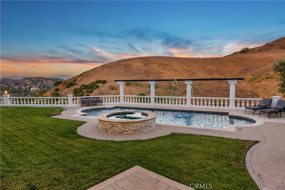 30 Saddlebow Road Bell Canyon, CA 91307