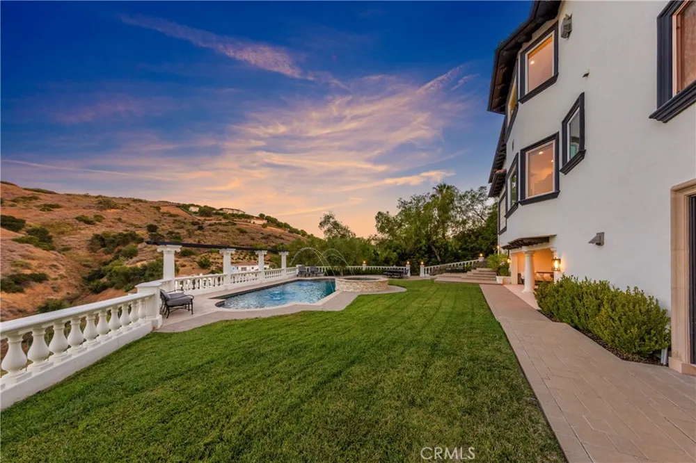 30 Saddlebow Road Bell Canyon, CA 91307
