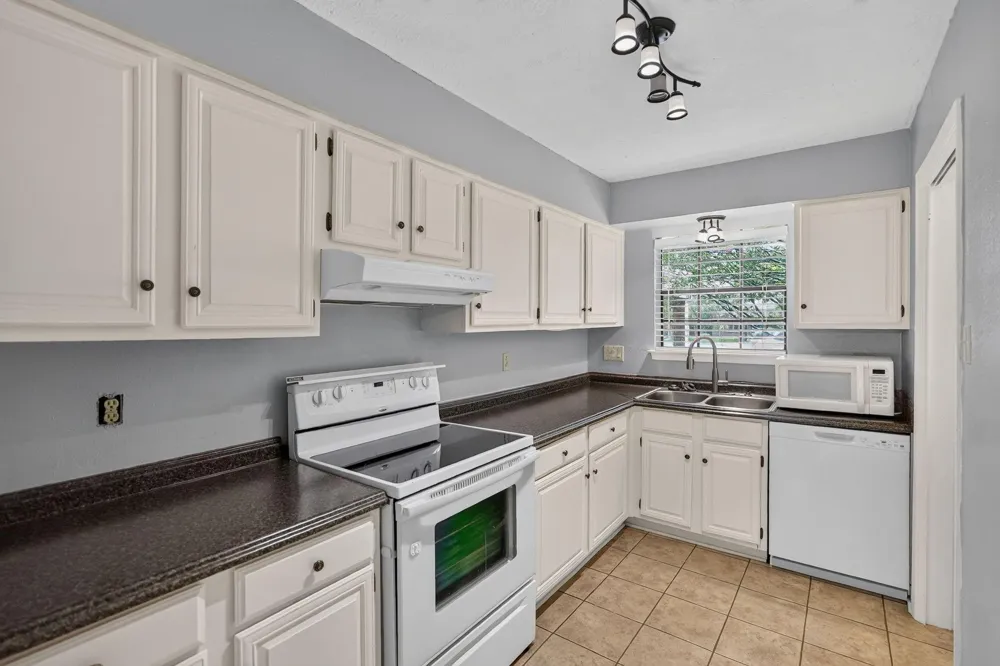 2822 Oakside Drive Bryan, TX 77802