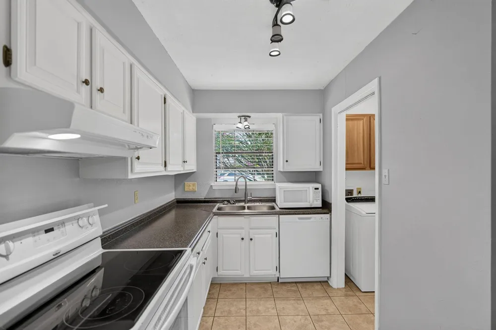 2822 Oakside Drive Bryan, TX 77802