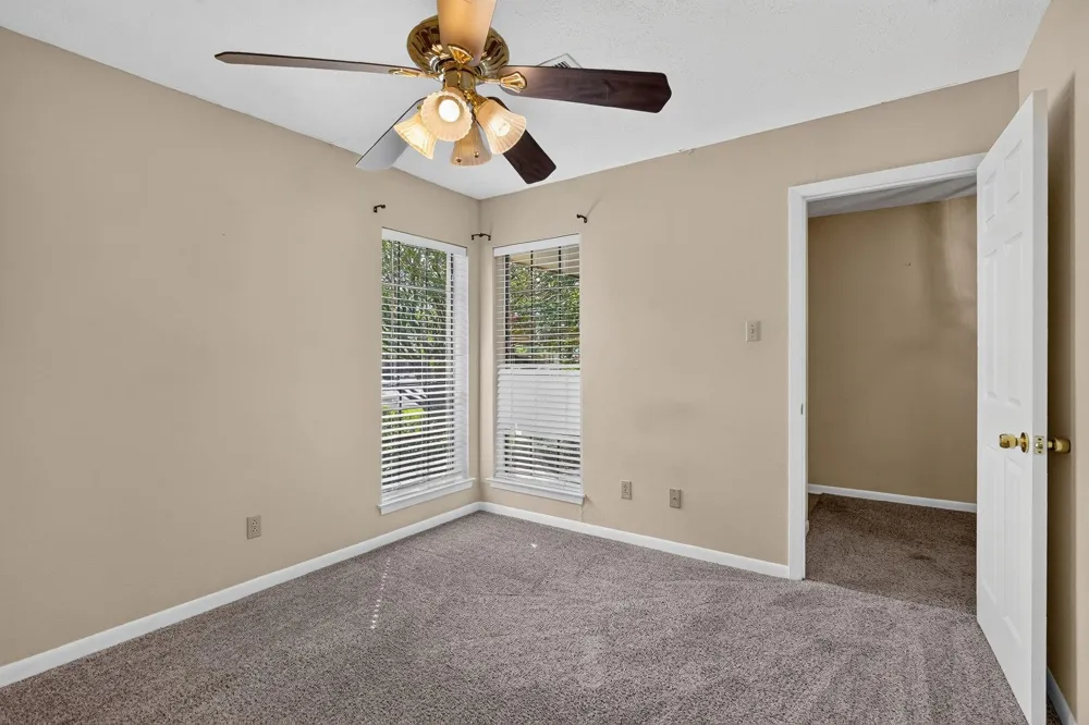 2822 Oakside Drive Bryan, TX 77802