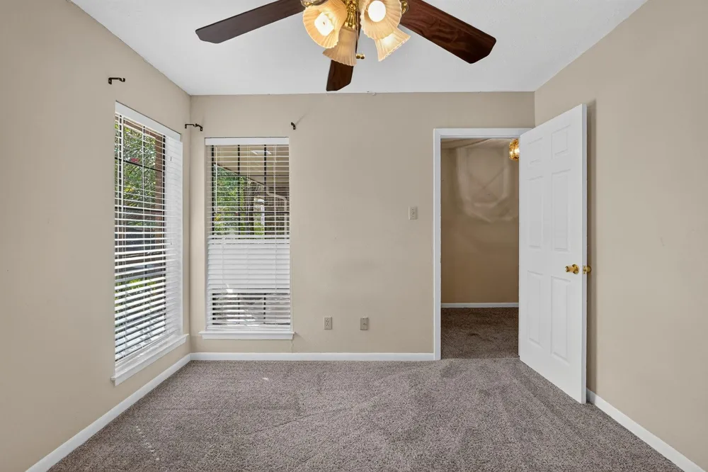 2822 Oakside Drive Bryan, TX 77802