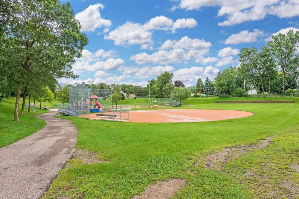 3104 Silver Lake Road NE Saint Anthony, MN 55418
