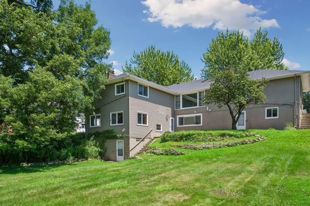 3104 Silver Lake Road NE Saint Anthony, MN 55418
