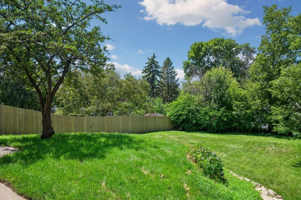 3104 Silver Lake Road NE Saint Anthony, MN 55418