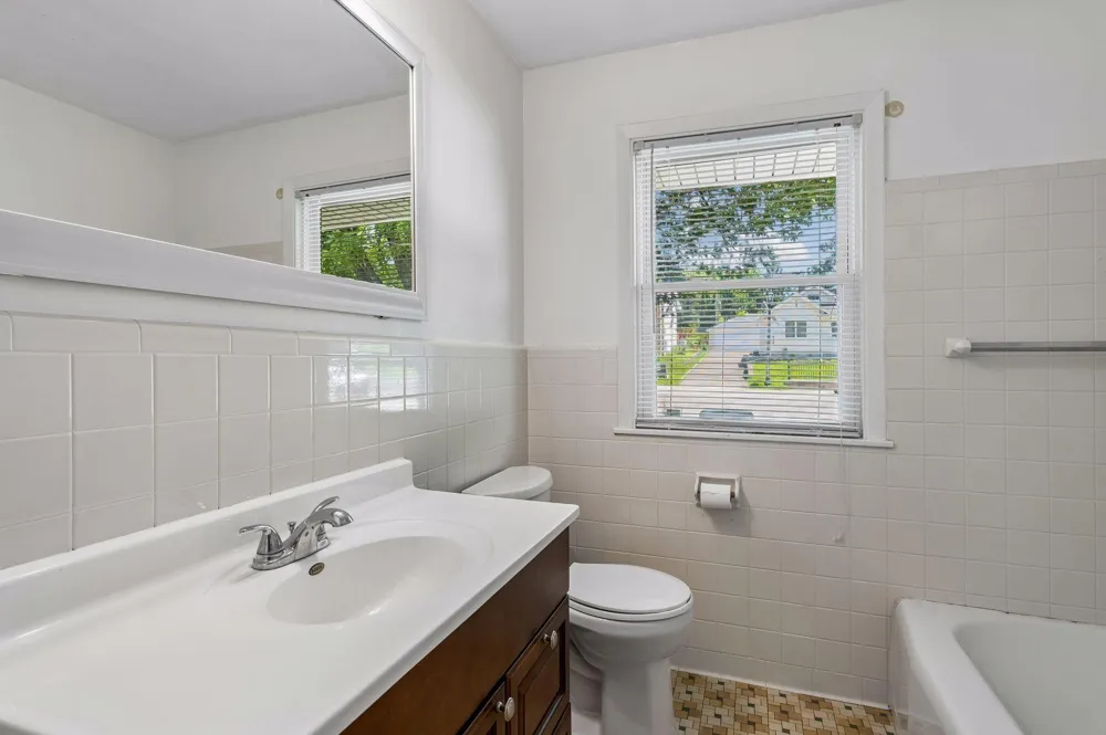 3104 Silver Lake Road NE Saint Anthony, MN 55418
