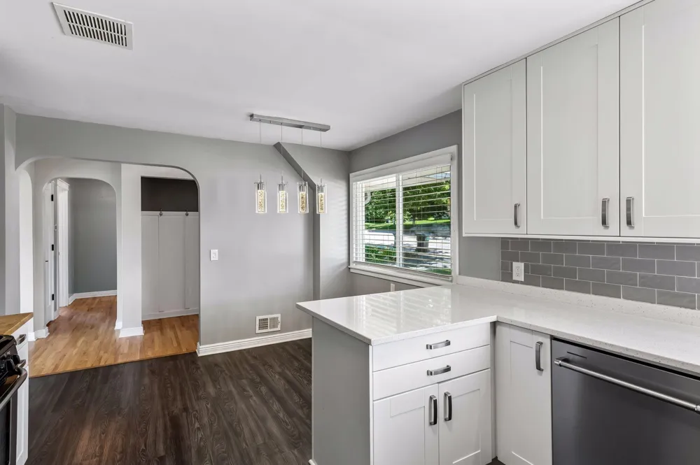 3104 Silver Lake Road NE Saint Anthony, MN 55418