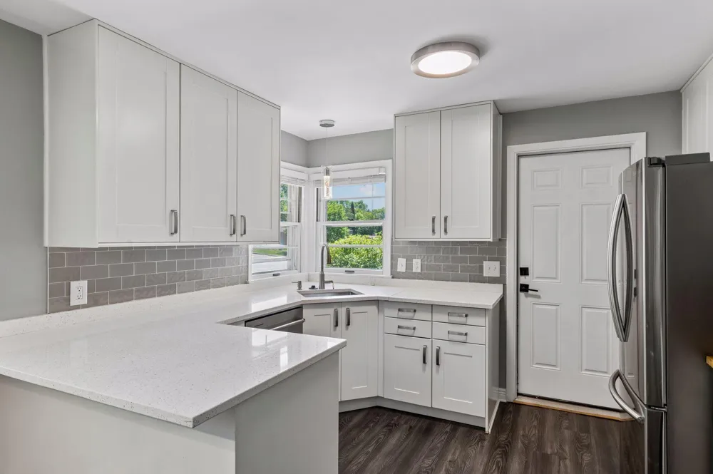 3104 Silver Lake Road NE Saint Anthony, MN 55418