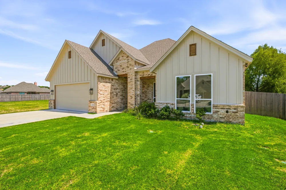 162 Breeders Drive Willow Park, TX 76087