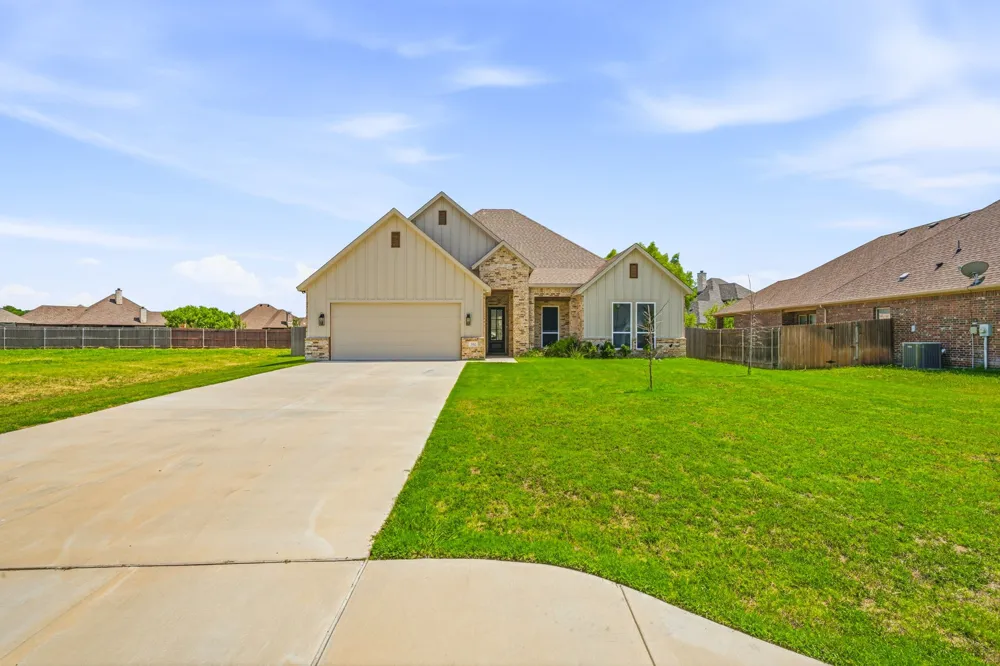 162 Breeders Drive Willow Park, TX 76087