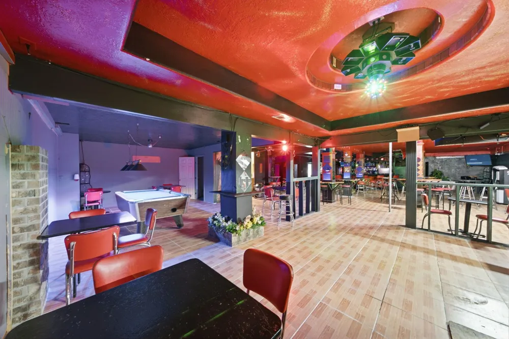 7715 W Hardy Road Houston, TX 77022