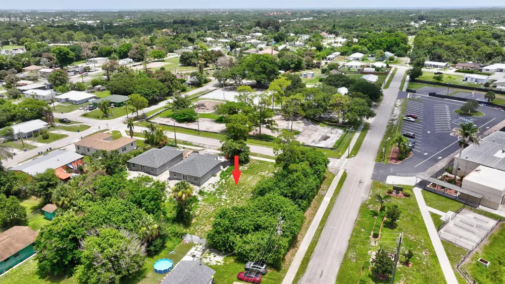5684 SE 45th Avenue SE Stuart, FL 34997