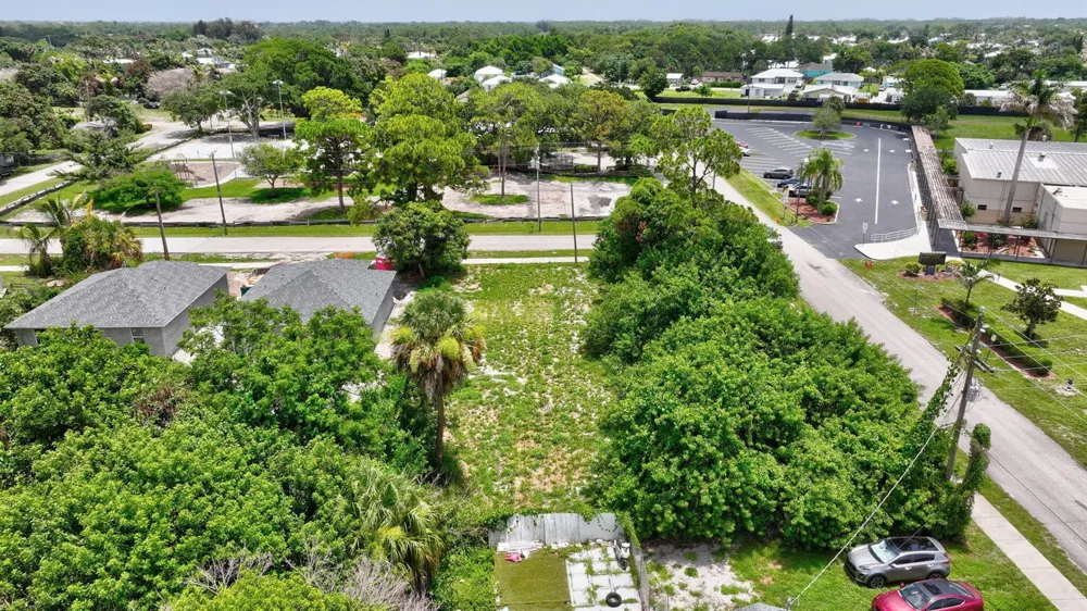 5684 SE 45th Avenue SE Stuart, FL 34997